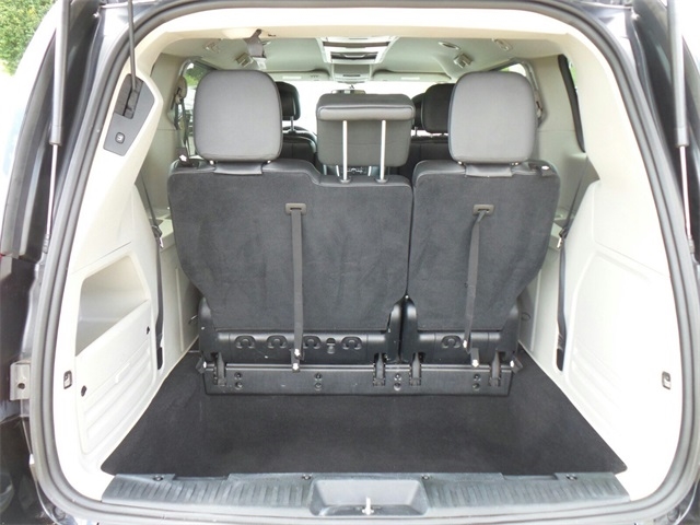 2016 Chrysler Town & Country Touring