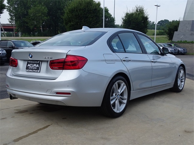 2017 BMW 3 Series 320i
