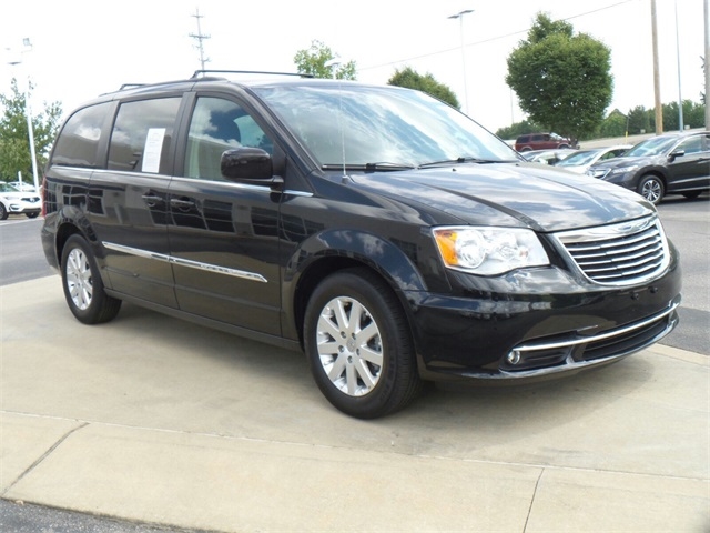 2016 Chrysler Town & Country Touring