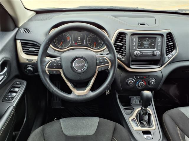 2016 Jeep Cherokee Sport