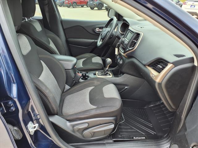 2016 Jeep Cherokee Sport