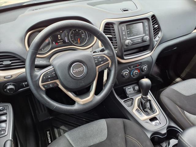 2016 Jeep Cherokee Sport