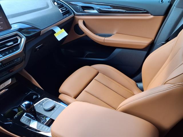 2025 BMW X4 xDrive30i