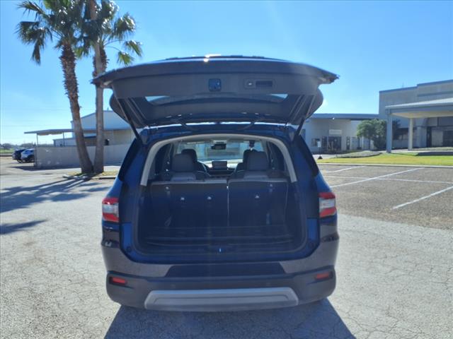2023 Honda Pilot EX-L w/Rear Captain's Chairs