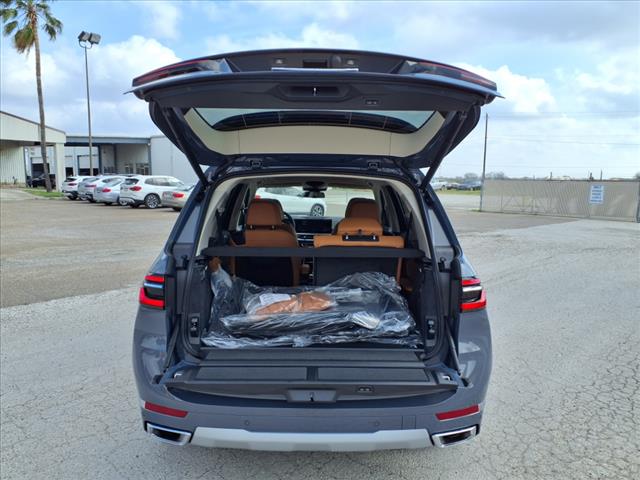 2025 BMW X7 xDrive40i