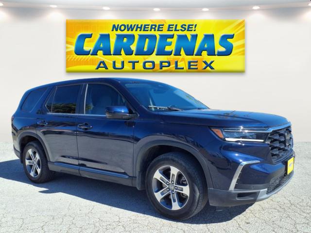 2023 Honda Pilot EX-L w/Rear Captain's Chairs