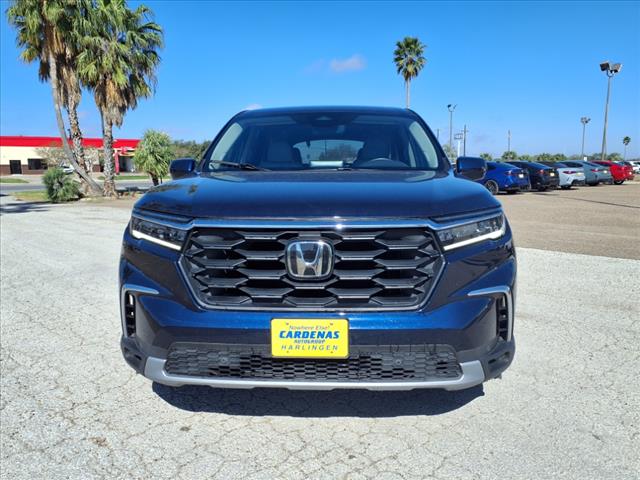 2023 Honda Pilot EX-L w/Rear Captain's Chairs