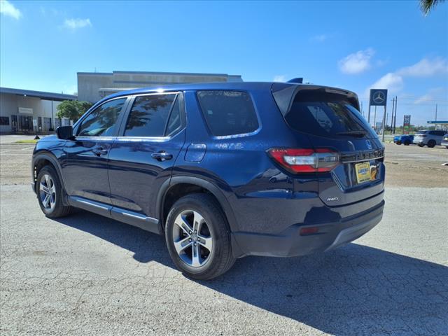 2023 Honda Pilot EX-L w/Rear Captain's Chairs