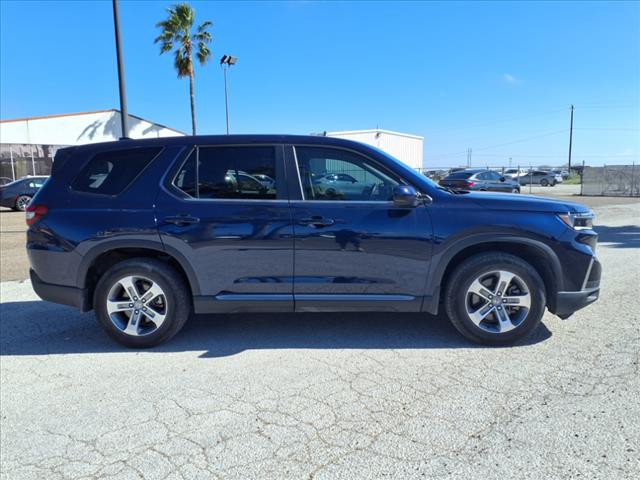 2023 Honda Pilot EX-L w/Rear Captain's Chairs