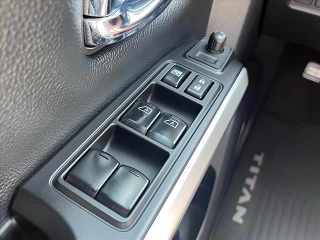2017 Nissan Titan XD SV