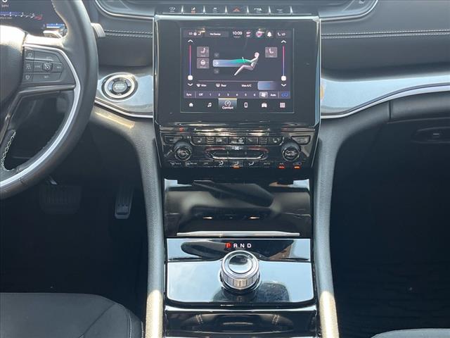 2022 Jeep Grand Cherokee Laredo