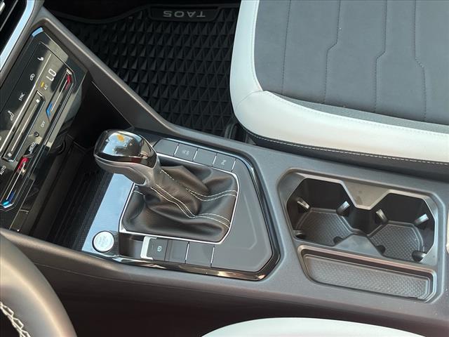 2025 Volkswagen Taos SE