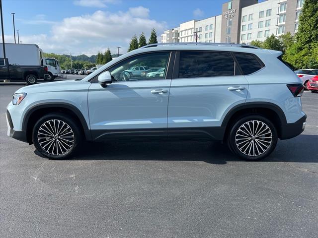 2025 Volkswagen Taos SE