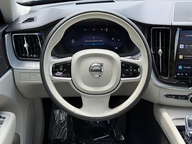 2025 Volvo XC60 B5 AWD ULTRA