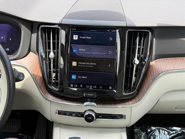 2022 Volvo XC60 B5 Momentum