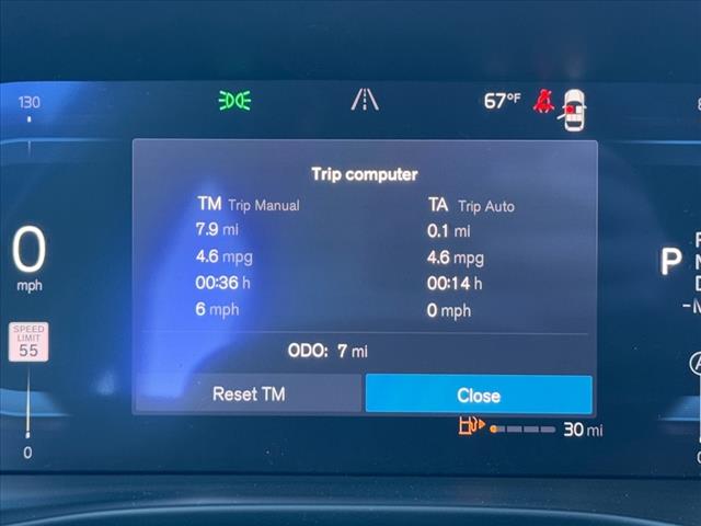 2025 Volvo XC40 B5 AWD PLUS DARK