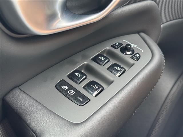 2024 Volvo XC90 B5 Plus Bright Theme