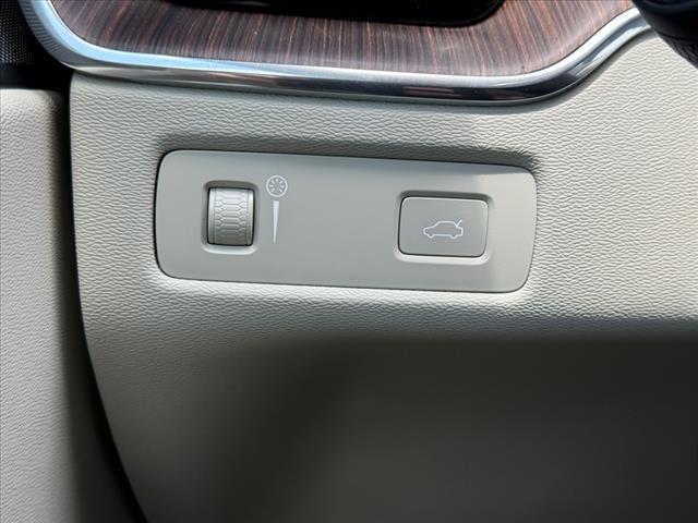 2022 Volvo XC60 B5 Momentum