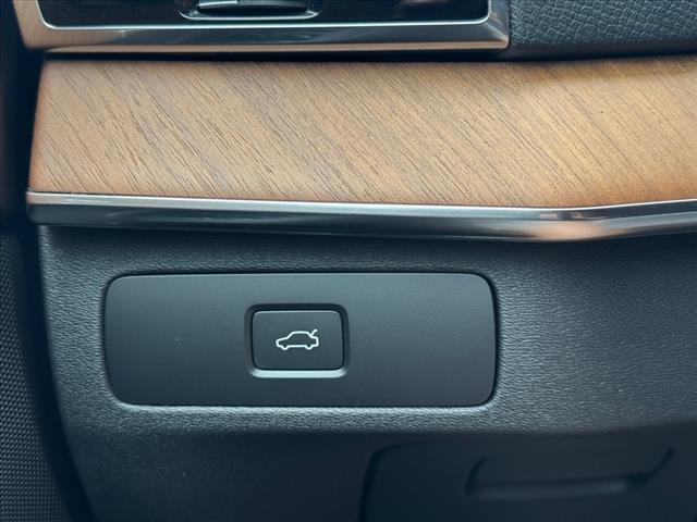 2024 Volvo XC90 B5 Plus Bright Theme
