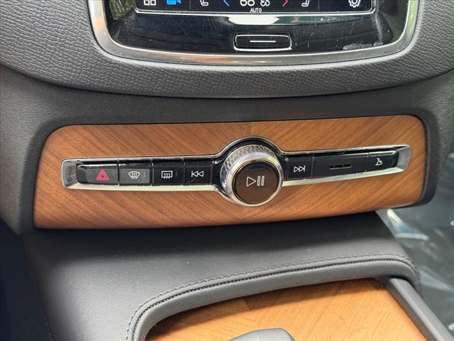 2024 Volvo XC90 B5 Plus Bright Theme