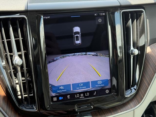 2022 Volvo XC60 B5 Momentum