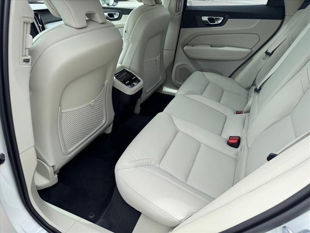 2025 Volvo XC60 B5 AWD ULTRA DARK