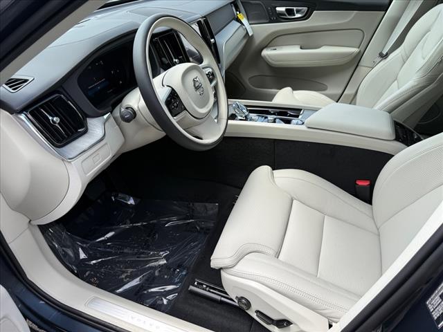 2025 Volvo XC60 B5 AWD ULTRA