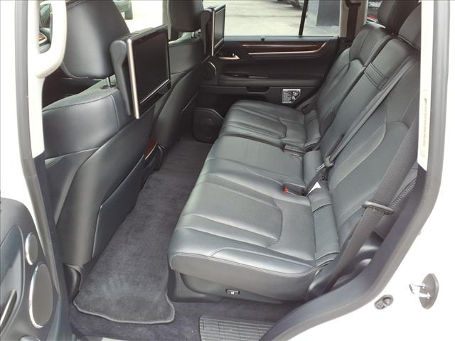 2016 Lexus LX 570 .