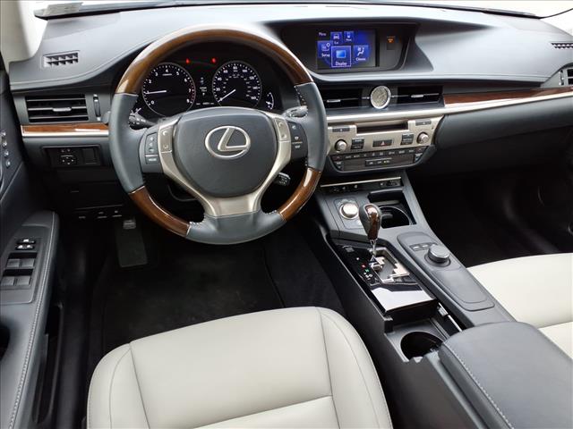 2013 Lexus ES 350 .