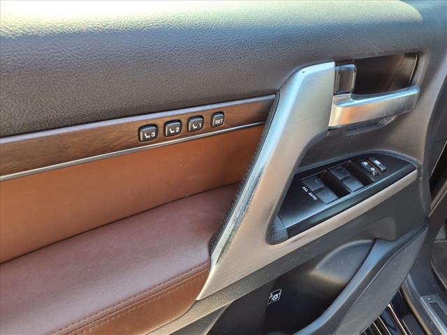 2016 Toyota Land Cruiser 5.7L AWD