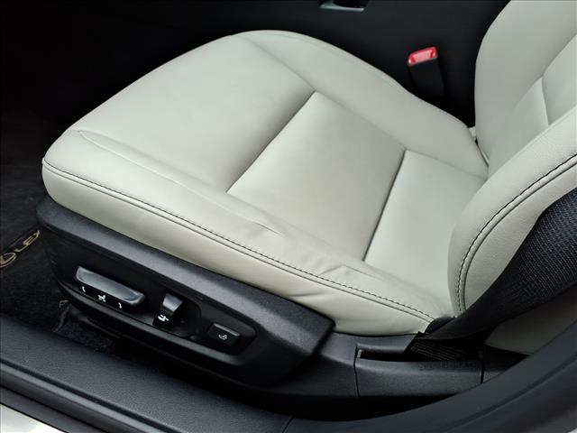 2013 Lexus ES 350 .