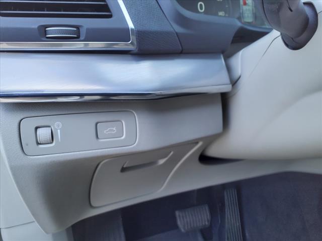 2018 Volvo XC90 T5 Momentum 7-Passenger