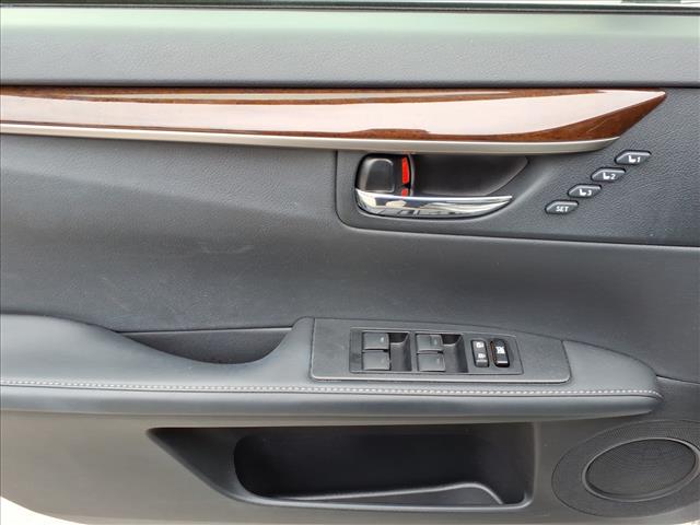 2013 Lexus ES 350 .