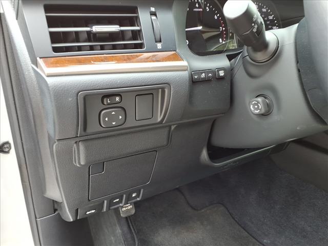 2013 Lexus ES 350 .