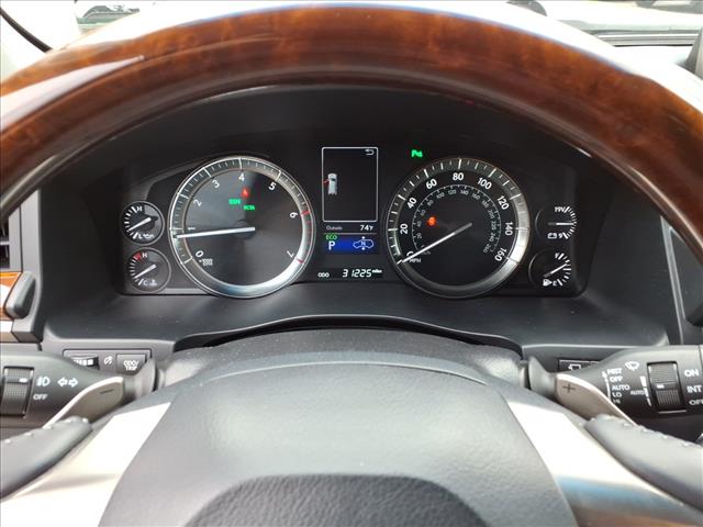2016 Lexus LX 570 .