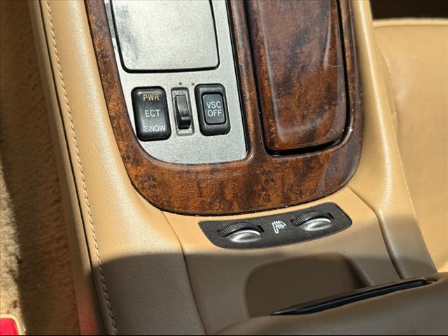2006 Lexus SC 430 convertible trim