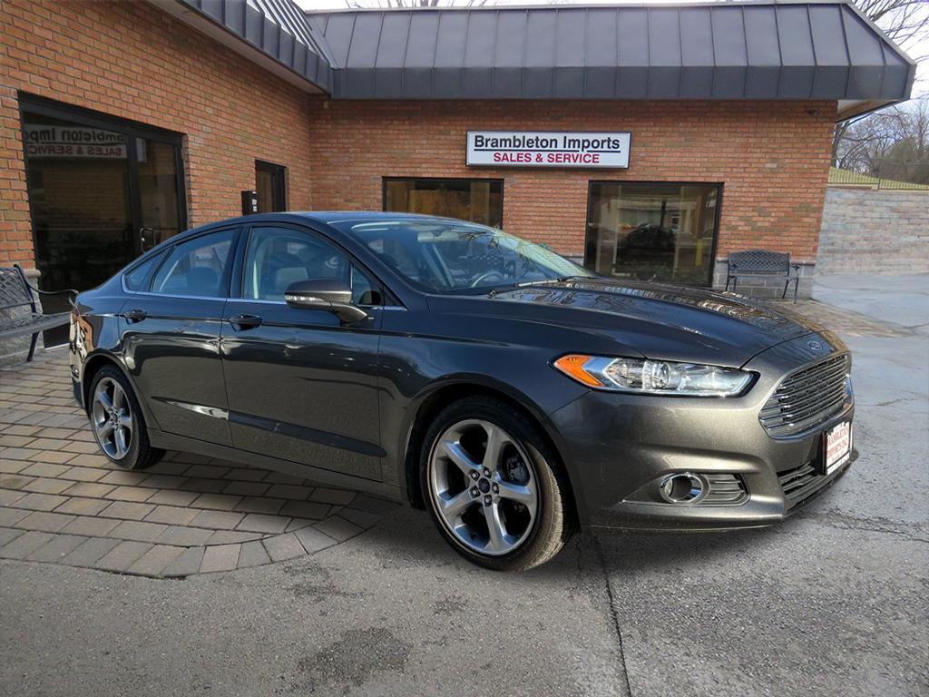 2015 Ford Fusion SE - main photo