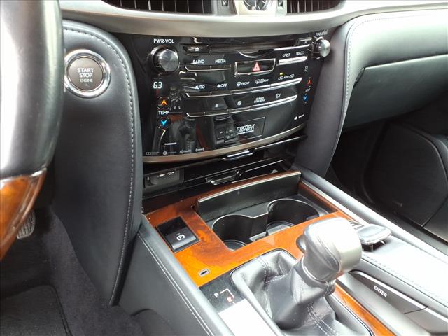 2016 Lexus LX 570 .