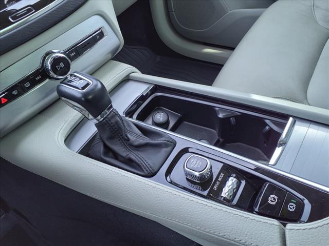2018 Volvo XC90 T5 Momentum 7-Passenger