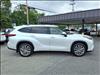 2022 Toyota Highlander Hybrid Platinum
