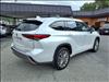 2022 Toyota Highlander Hybrid Platinum