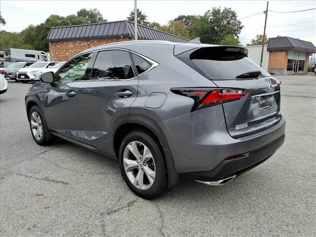 2017 Lexus NX 200t .