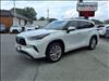 2022 Toyota Highlander Hybrid Platinum