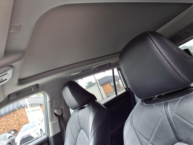 2022 Toyota Highlander Hybrid Platinum