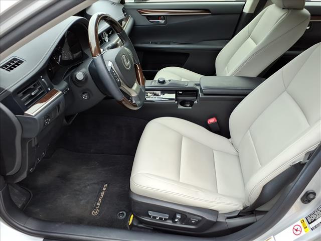 2013 Lexus ES 350 .