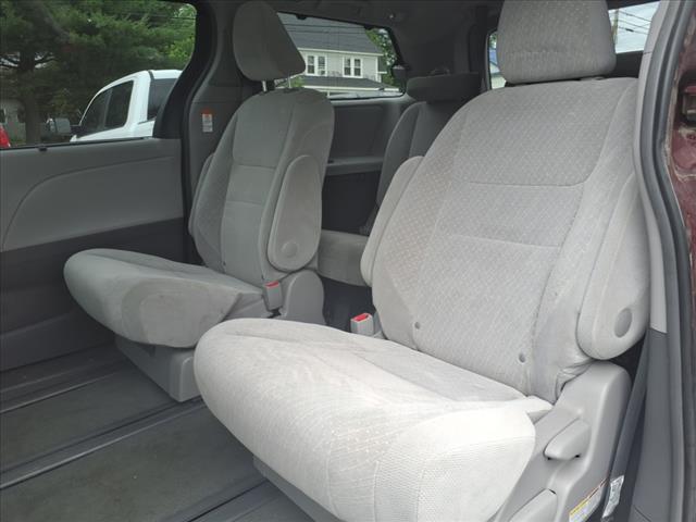 2017 Toyota Sienna LE 7-Passenger