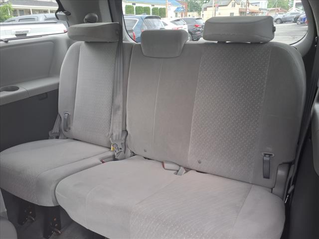2017 Toyota Sienna LE 7-Passenger