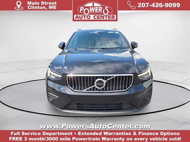 2025 Volvo XC40 B5 Core Bright Theme