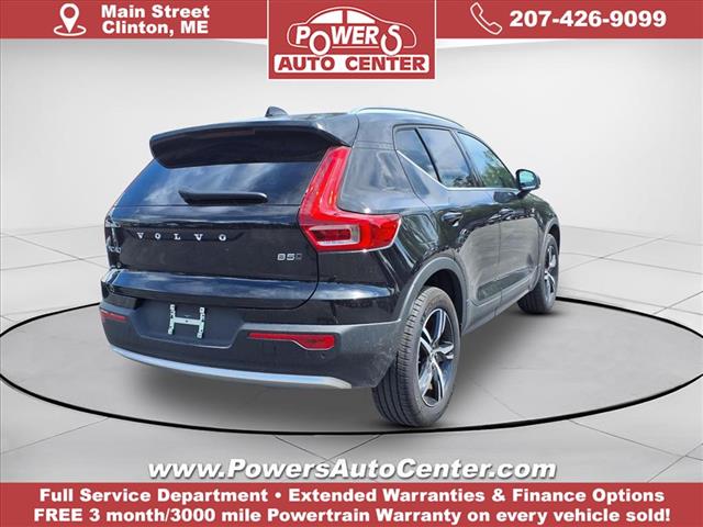 2025 Volvo XC40 B5 Core Bright Theme