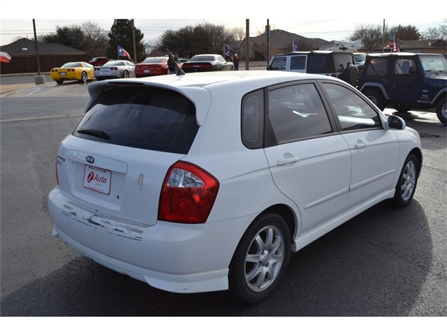 2006 Kia Spectra 5 photo 5